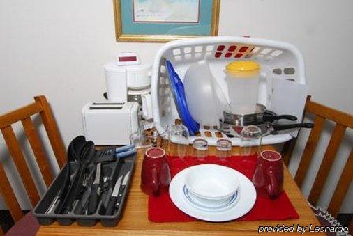 谢尔比实惠套房酒店 餐厅 照片